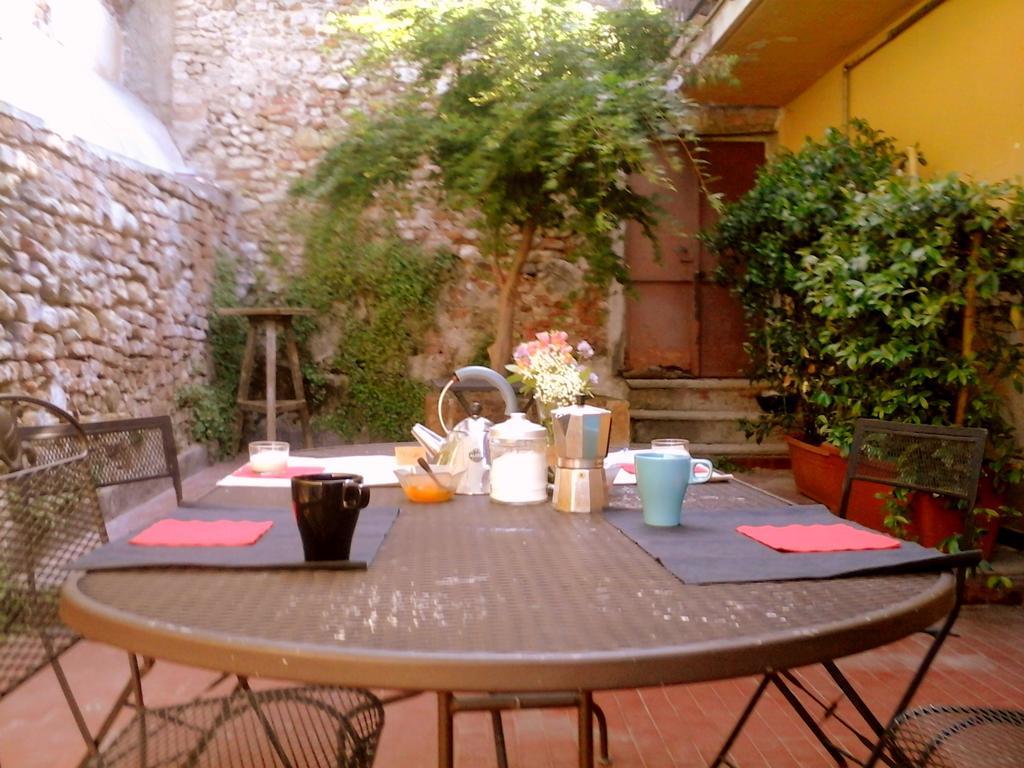 Il Cortiletto Dei Capperi Bed & Breakfast Gassino Torinese Dış mekan fotoğraf