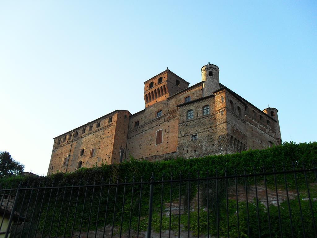 Il Cortiletto Dei Capperi Bed & Breakfast Gassino Torinese Dış mekan fotoğraf